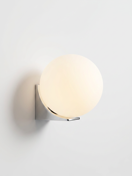 Solja – Modern Glass Orb LED Bedside Wall Sconce